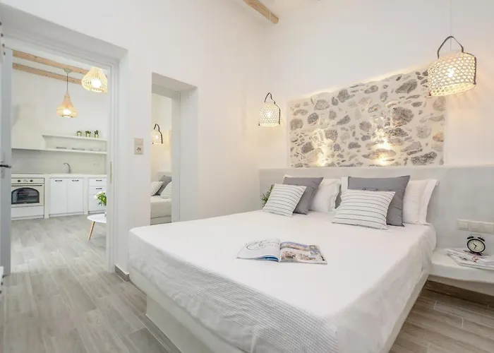 Naxian Heart-walk To Castle, Port & Portara * Naxos City